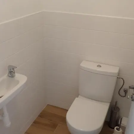 A + L Apartment *